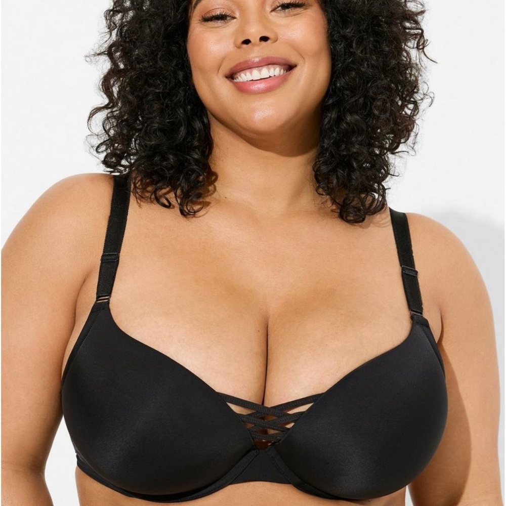 XO Plunge Push-Up Bra Black - NWT